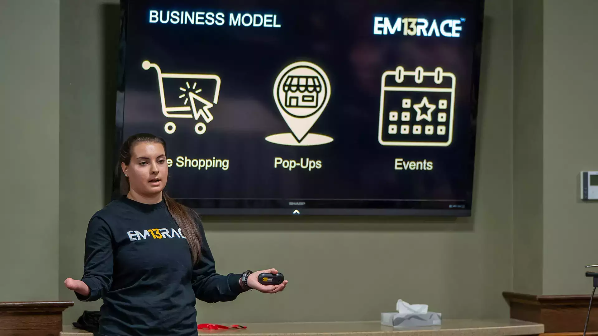 Student presenting during the Oneonta-Hartwick Start-up Challenge